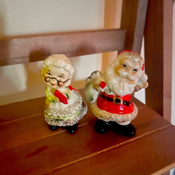 Vintage Japan Santa and Mrs. Claus salt and pepper shakers Christmas